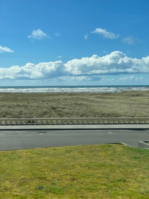 Seaside Beach Front House On The Promenade Екстер'єр фото